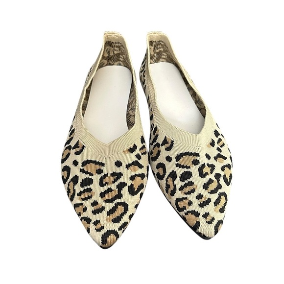 Leopard Print Pointed Toe Flats 7.5 - Picture 9 of 11